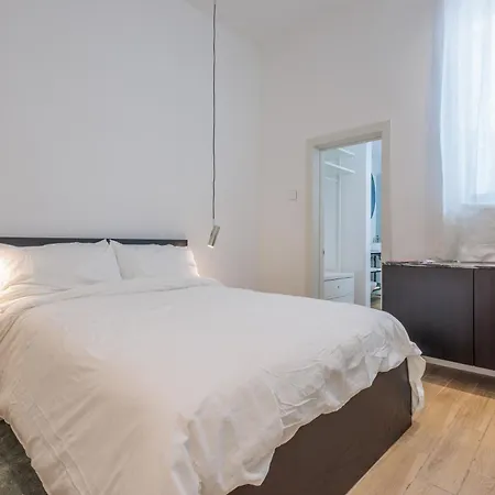 Casa Lola 3*